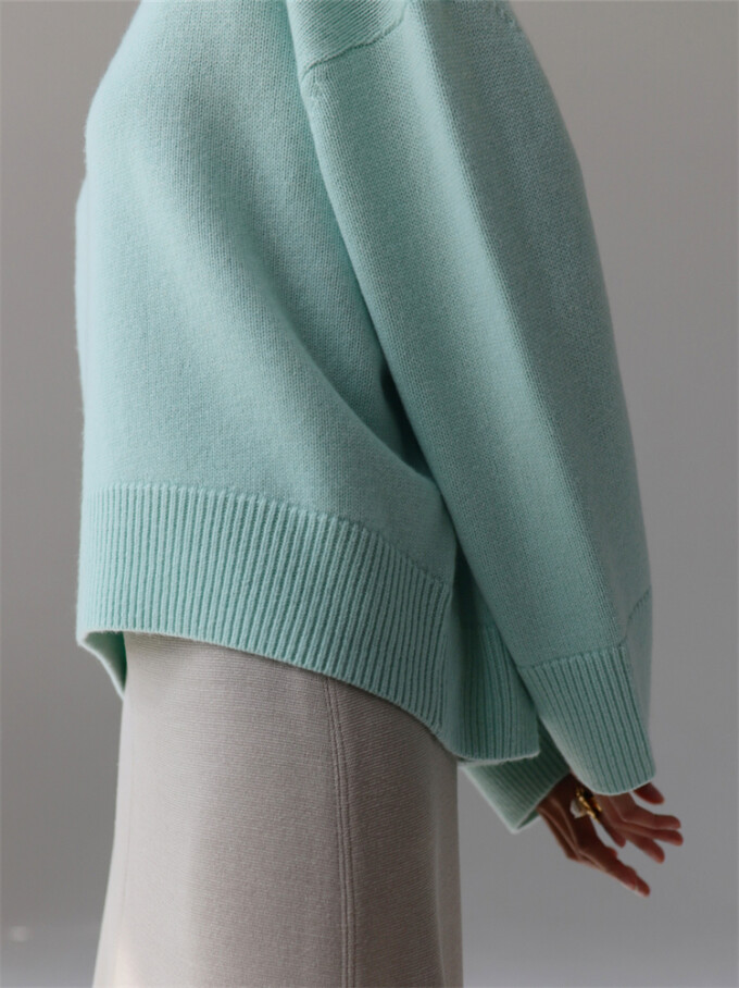 Womens-Crew-Neck-Knit-Sweater-Lightgreen-2.jpg