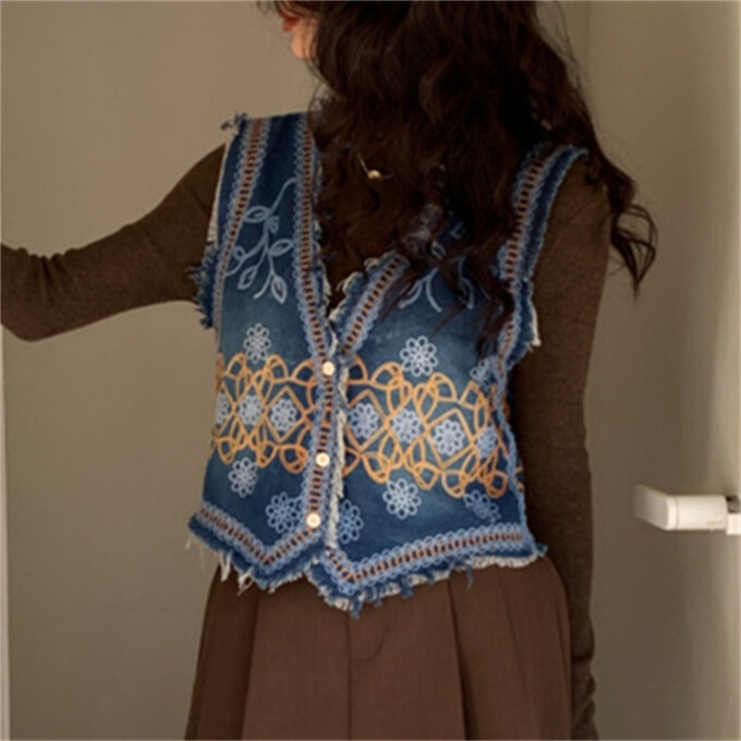 embroidered-v-neck-vest-Khaki-4.jpg