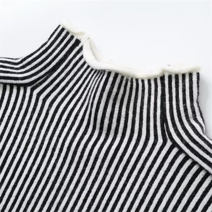 striped-knit-sweater-Black-3821dc072d43be28f.jpg