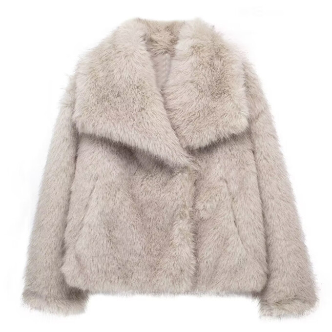 women-faux-fur-coat-Grullo-1.jpg