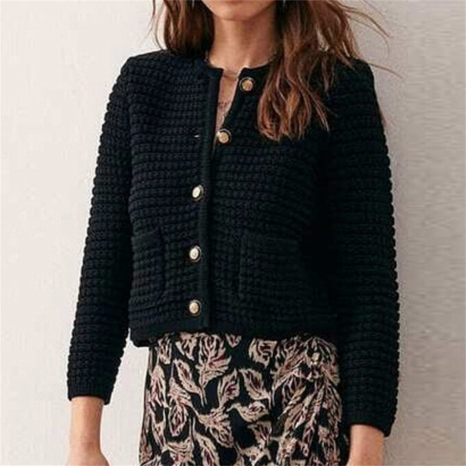 button-crop-chunky-cardigan-Black-4.jpg