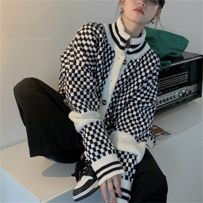 women-checkerboard-sweater-Black-White-4.jpg