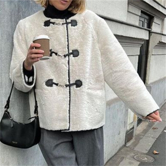 button-sherpa-fleece-jacket-Beige-3.jpg